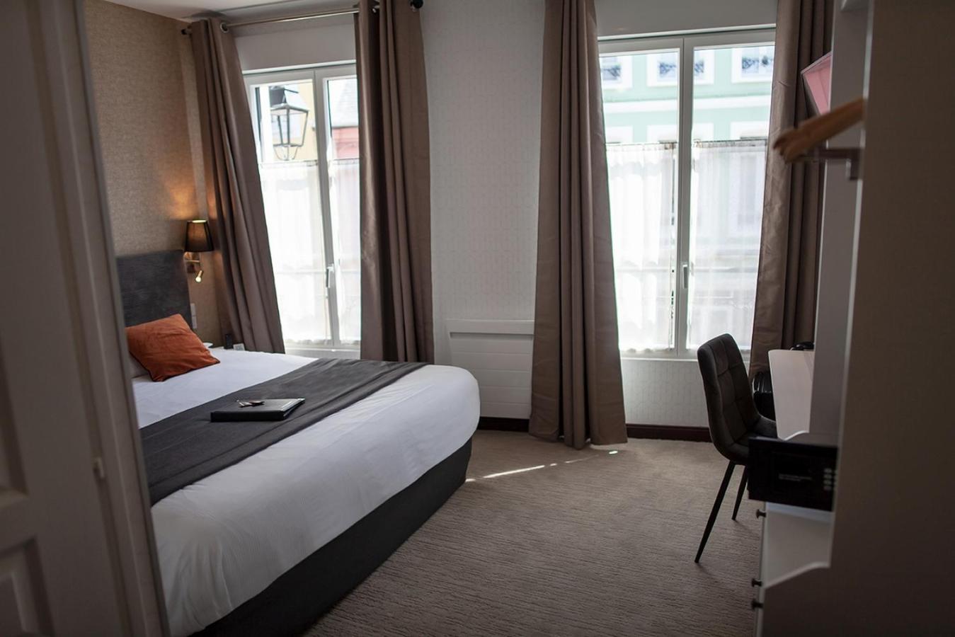 Logis Hotel & Restaurant - Les Hauts De Montreuil 滨海蒙特勒伊 外观 照片