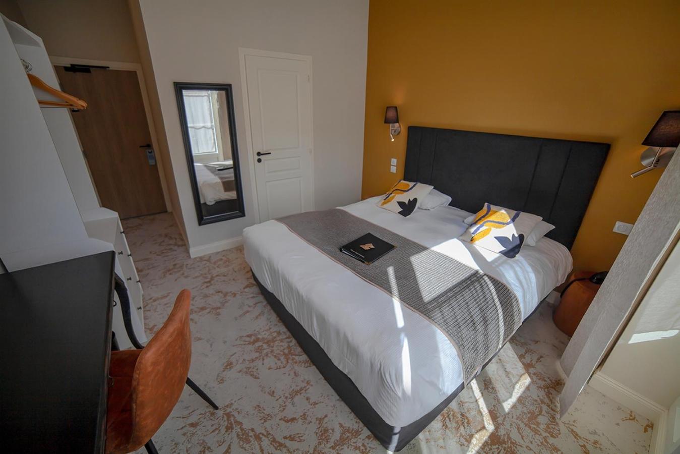 Logis Hotel & Restaurant - Les Hauts De Montreuil 滨海蒙特勒伊 外观 照片