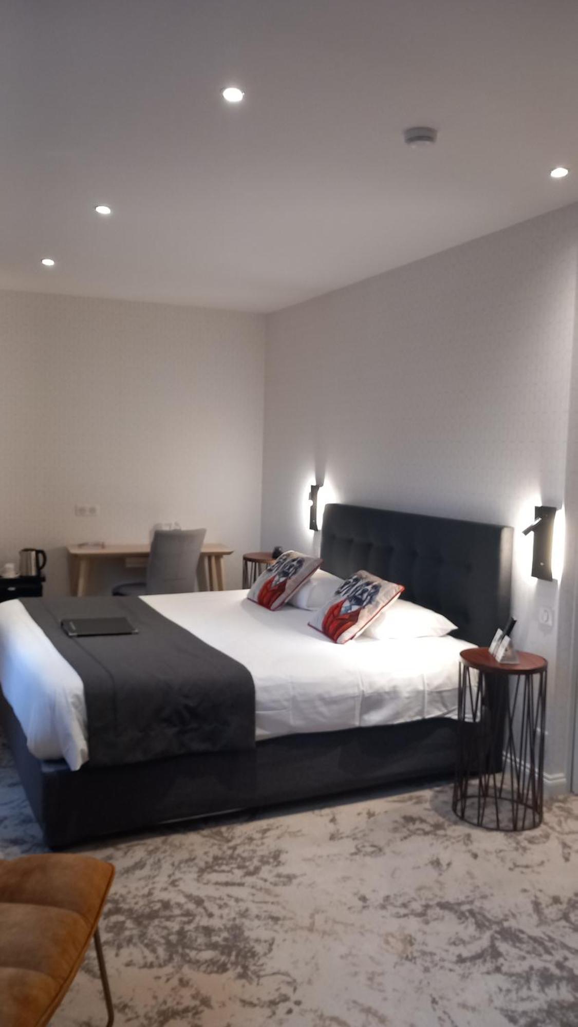 Logis Hotel & Restaurant - Les Hauts De Montreuil 滨海蒙特勒伊 外观 照片