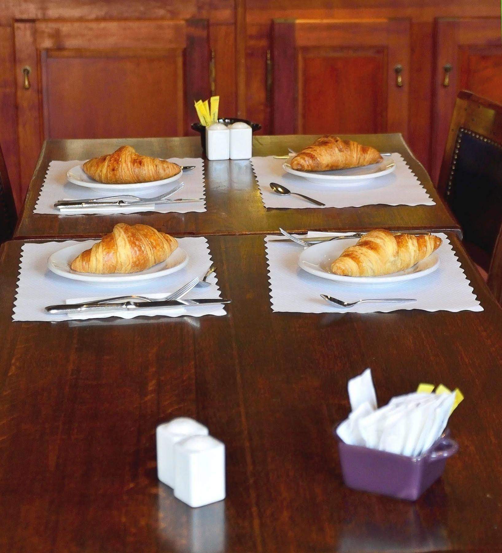 Logis Hotel & Restaurant - Les Hauts De Montreuil 滨海蒙特勒伊 外观 照片